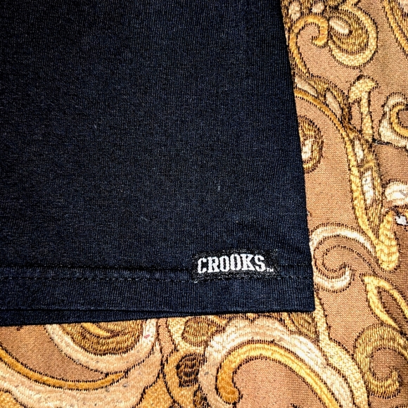 Crooks and Castles HandGun And Spades T-shirt 🖤🪙 🔫 ♠️ - Picture 4 of 5